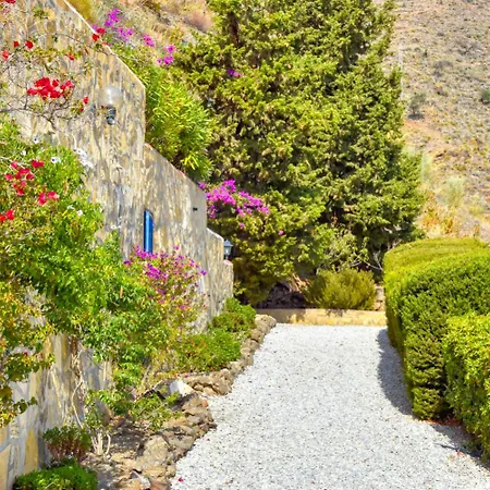 Charming With Big Pool Villa Algarrobo