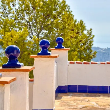 Charming With Big Pool Villa Algarrobo