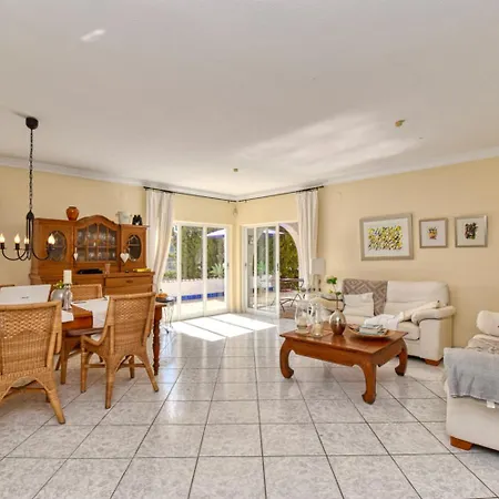 Charming With Big Pool Algarrobo