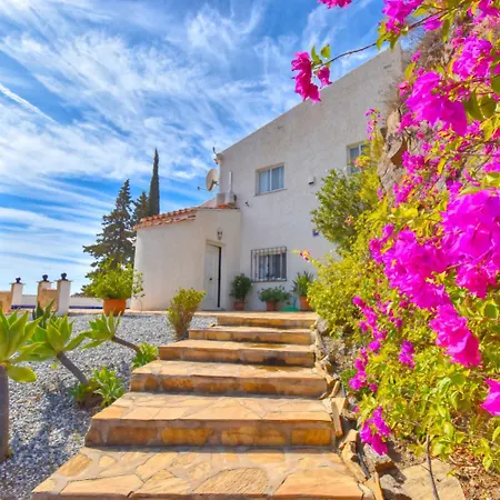 Charming With Big Pool Algarrobo